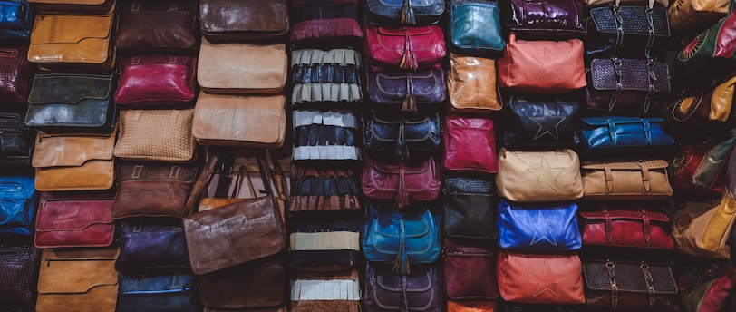 The Psychology of Handbag Colors: What Your Choice Reveals