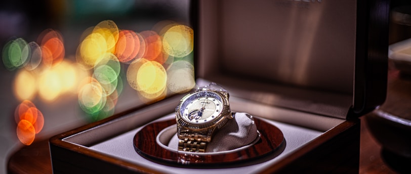 Men’s Luxury Watches vs. Women’s: Which Holds Better Value?