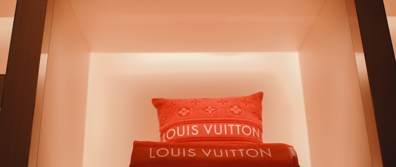 The Ultimate Guide to Luxury Gift-Giving for Her (Under $500)